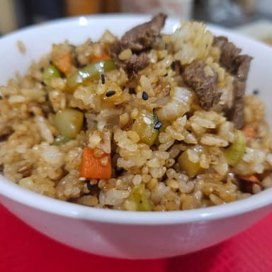 Combo 1 Yakimeshi con Res + 1 Té Helado de Jazmin