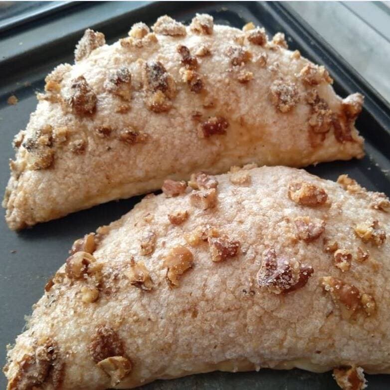 Empanada de cajeta con nuez