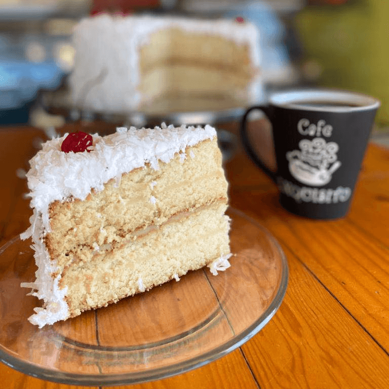 Rebanada de Pastel Vainilla y Coco