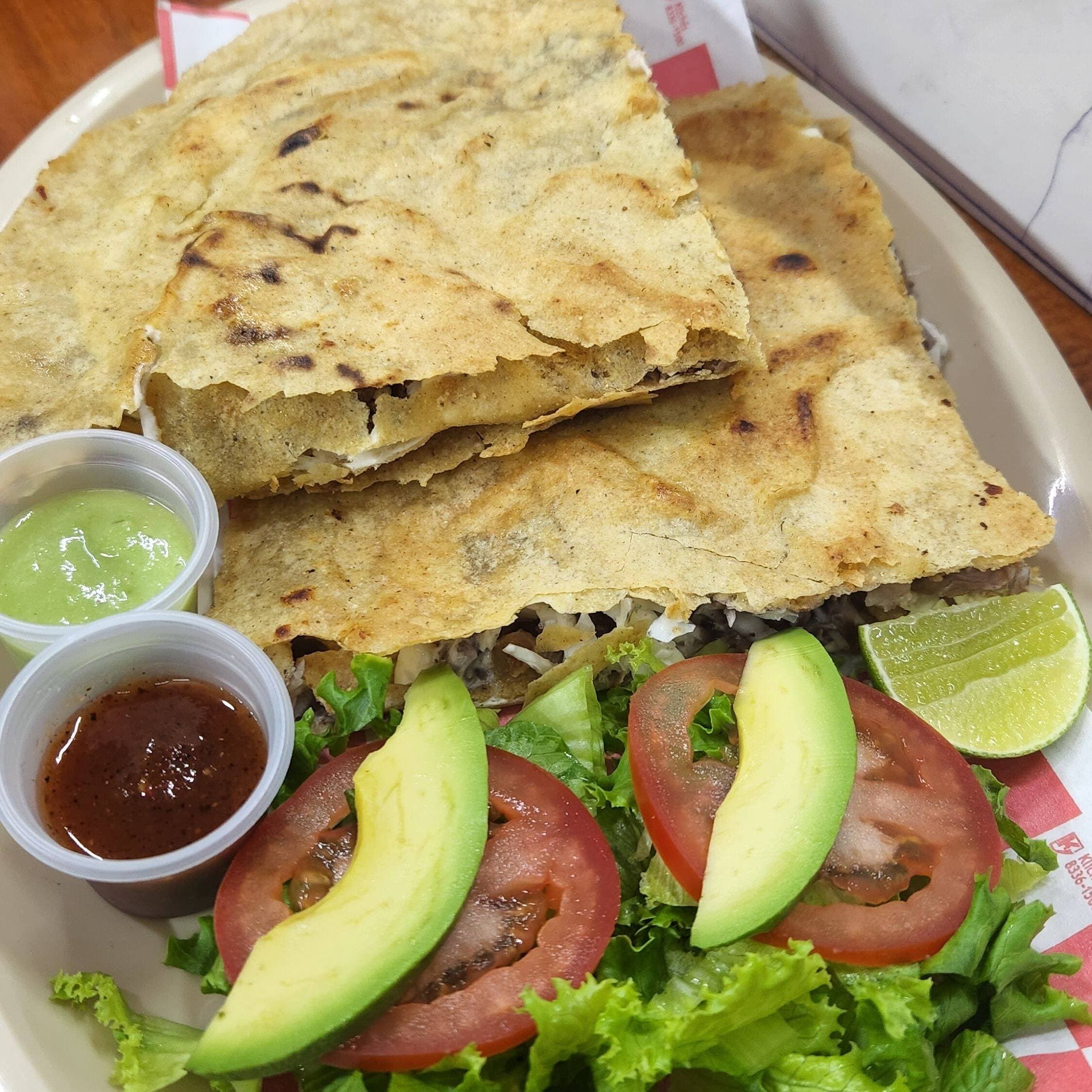 TLAYUDA DE CECINA ESTILO LA MACHITA