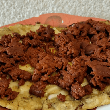 Huarache con chorizo
