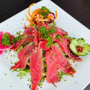 Ensalada Sashimi Serranito