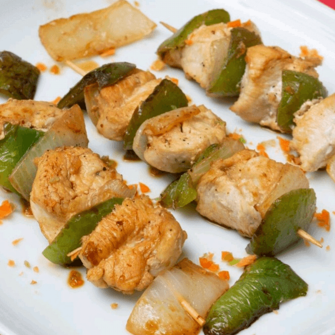brocheta de pollo