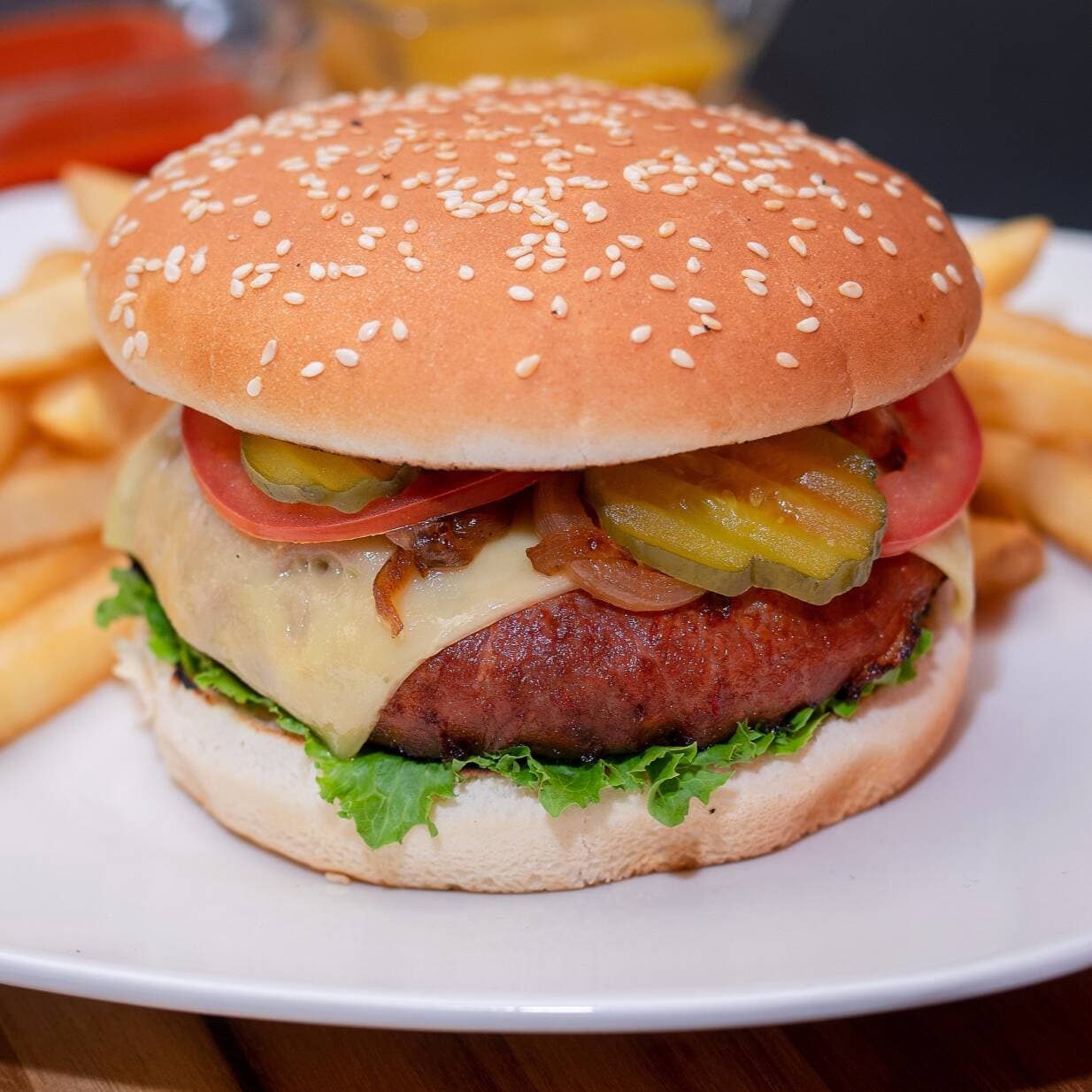 Bacon Bomb Burger + Papas a la Francesa