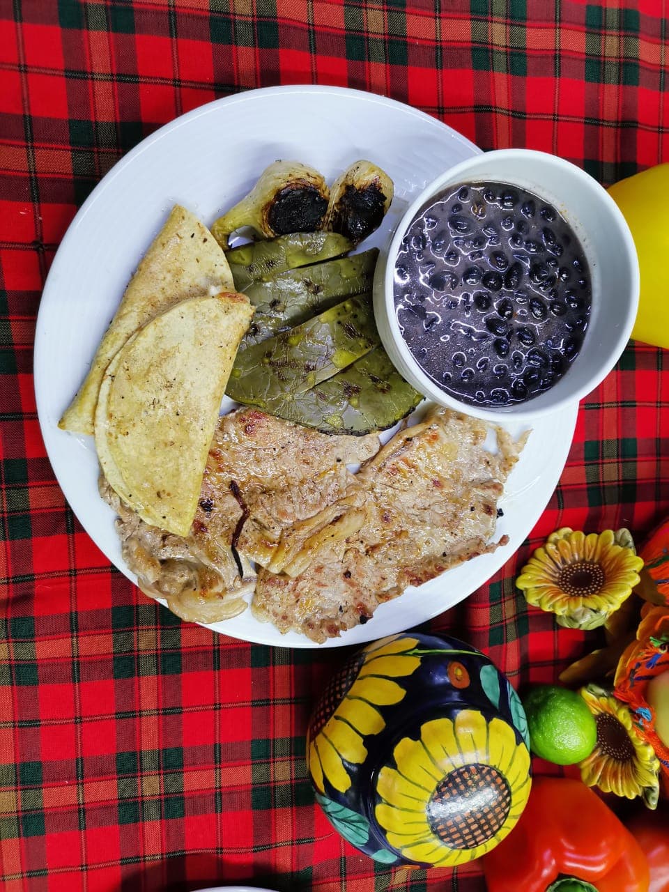 Costilla con Frijoles