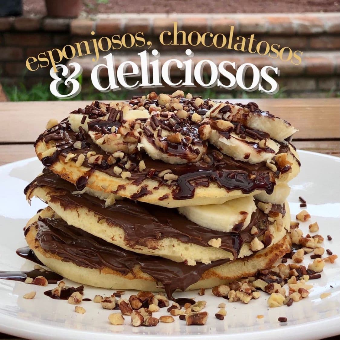 HOT CAKES DE LA CASA + LICUADO DE FRESA
