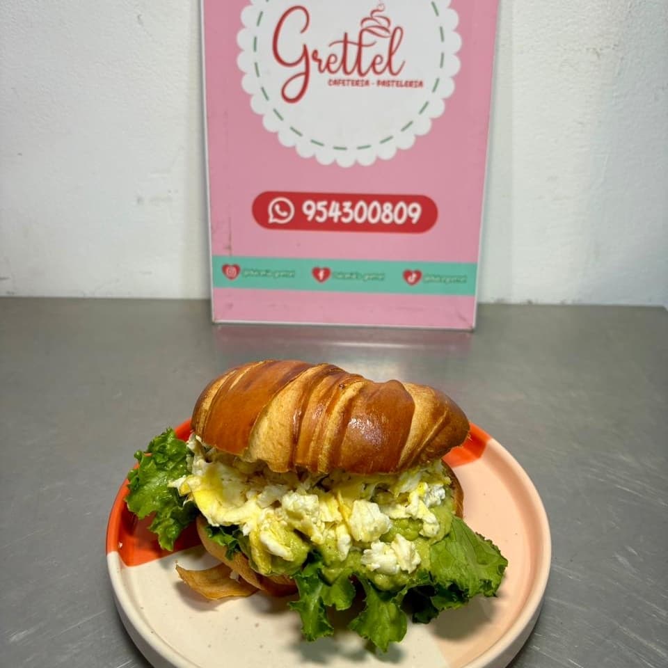 Pan con Palta y Huevo