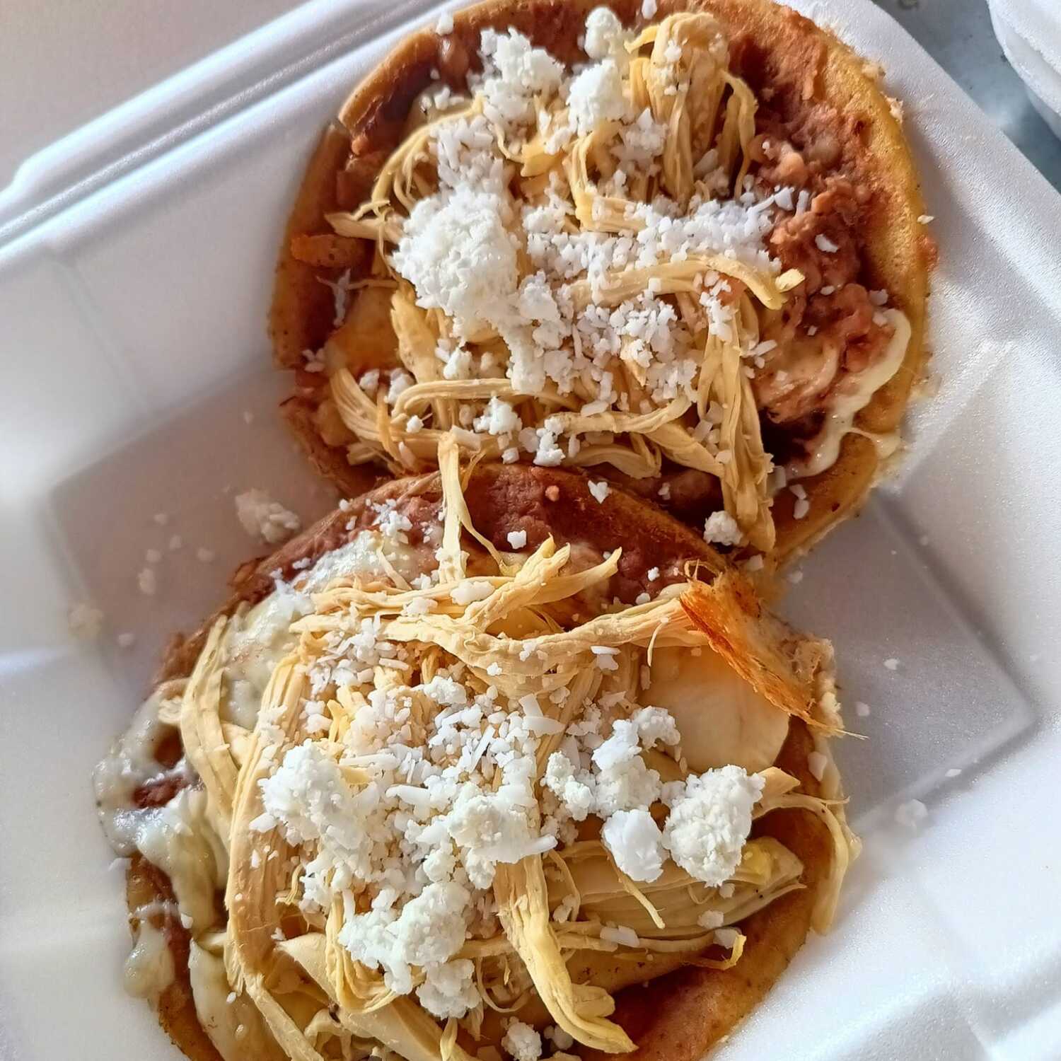 Sopes Especiales con Pollo 3pz