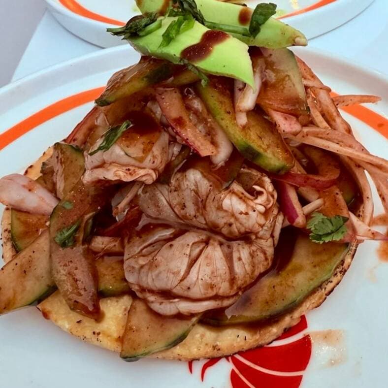 Tostada de Aguachile Negro