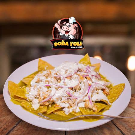 Chilaquiles Verdes con Bistec de Res