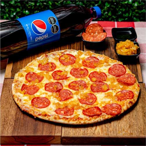 Combo Grande Pizza Familiar + Bebida