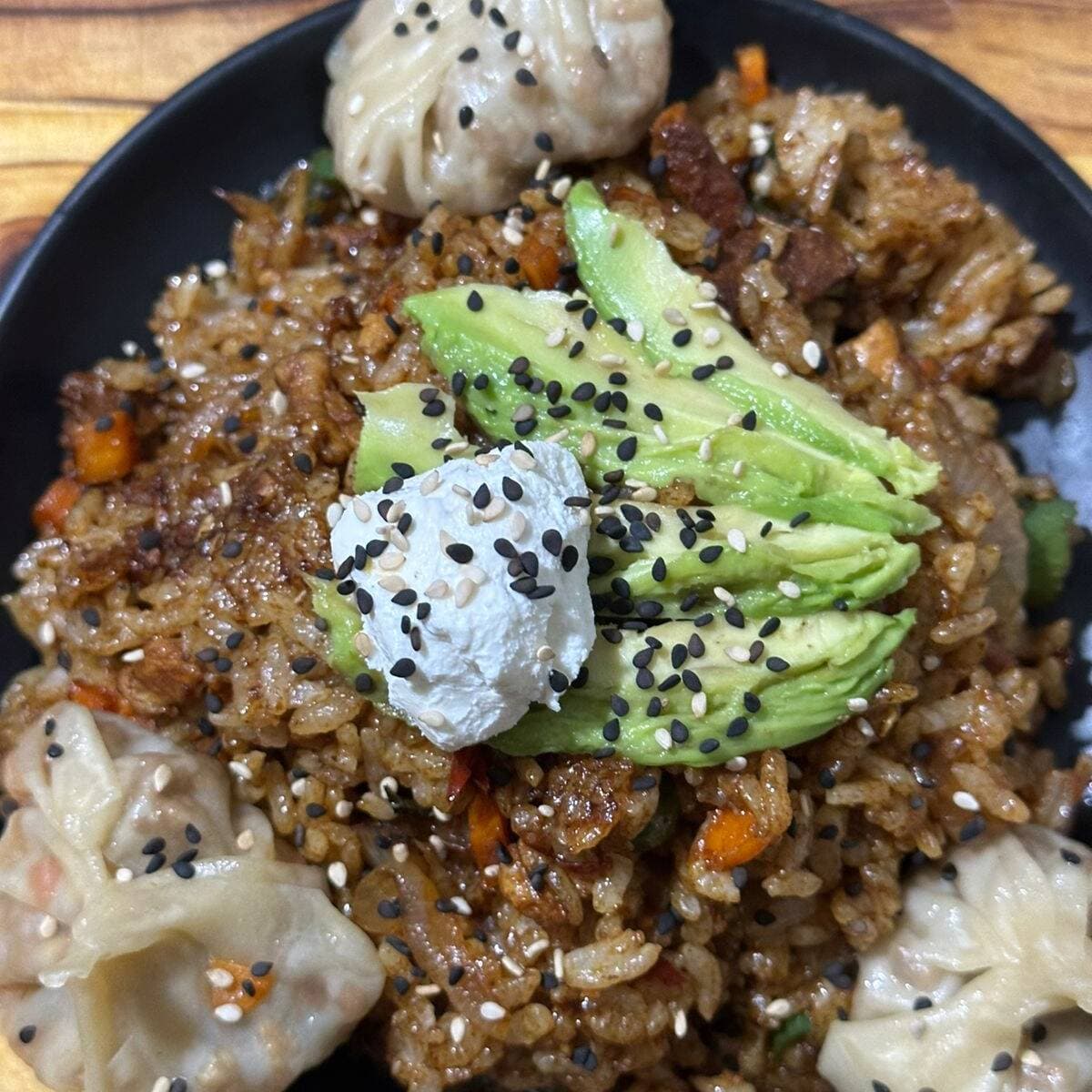 YAKIMESHI CON DUMMPLINGS