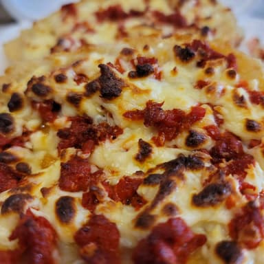 Molletes con Chorizo