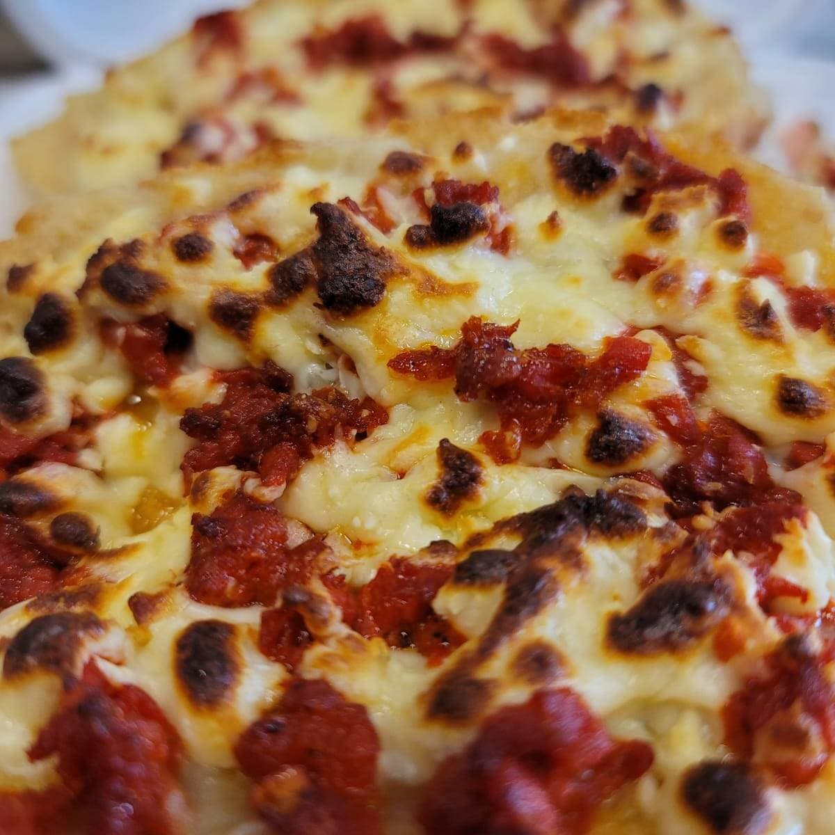 Molletes con Chorizo