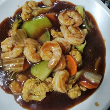 Chop Suey en Salsa con Camarones Medio虾烩面