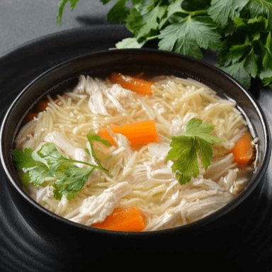 Caldo de Pollo y Camarón