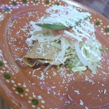 TACO DORADO DE POLLO
