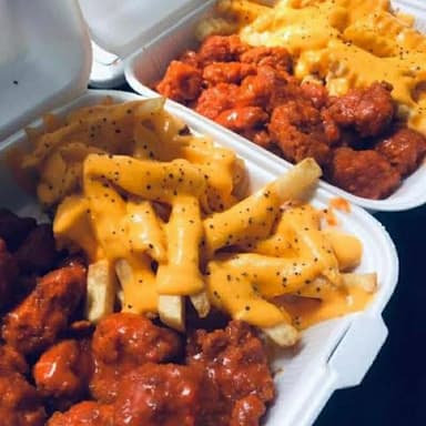 Boneless y Papas Cheese