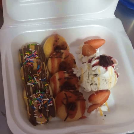8 Mini Donas + 1 Bola de Helado