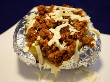 Papa Asada con Chorizo