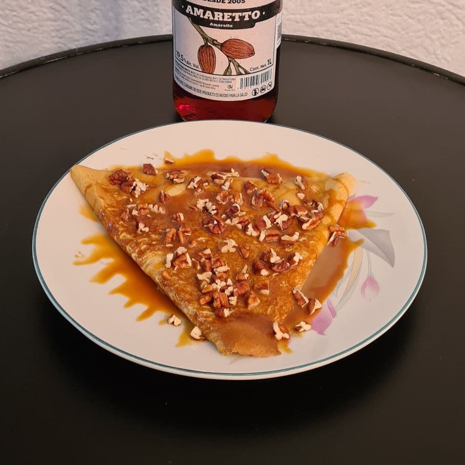 Crepa Cajeta Amaretto y Nuez