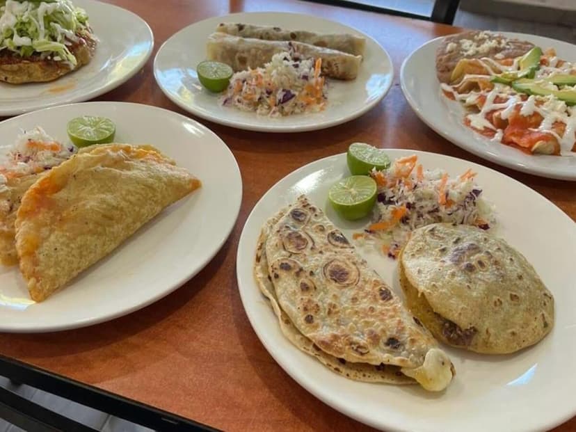 Comida Rancho y Sazón