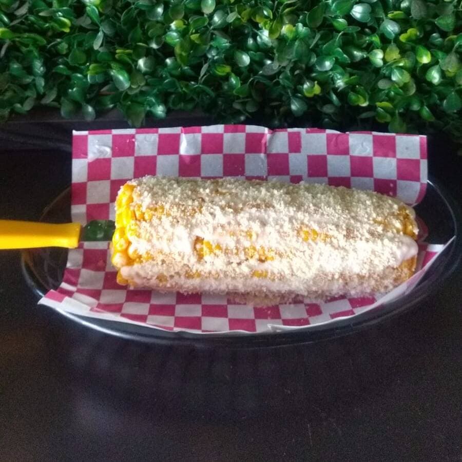 Elote con Mayonesa y Parmesano
