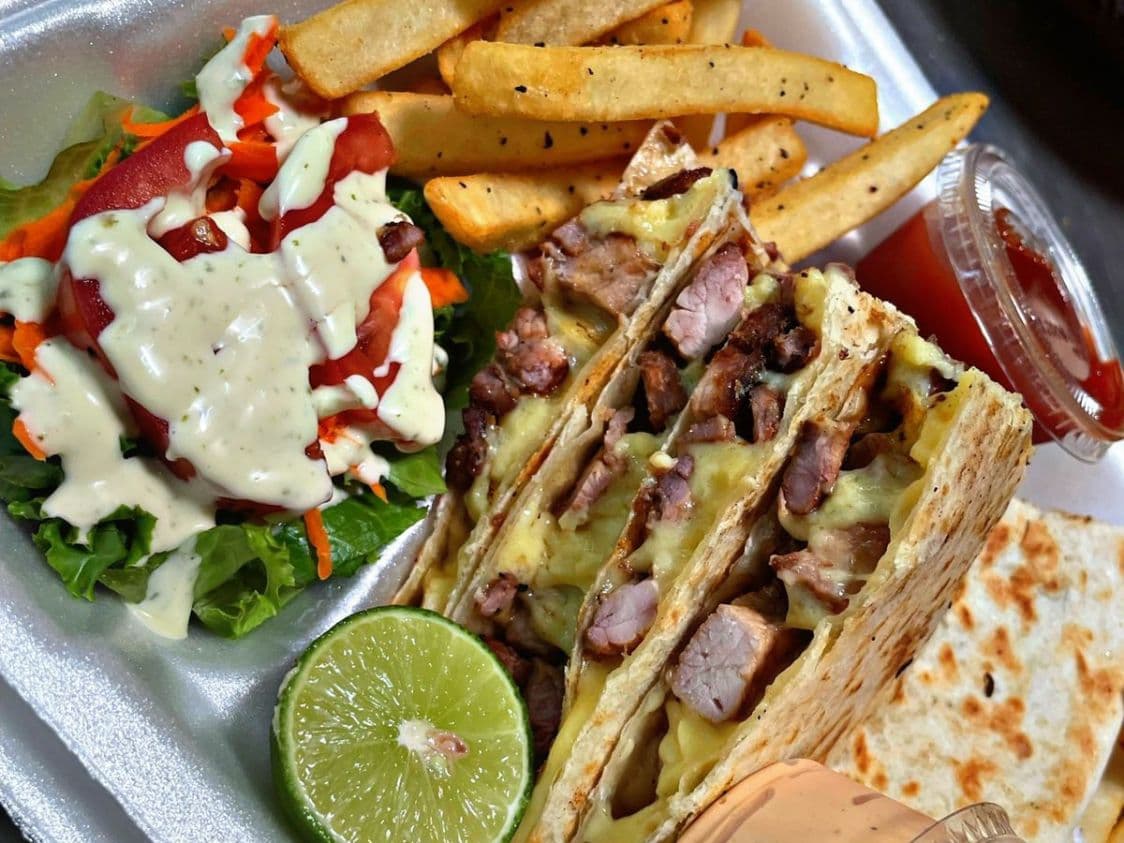 Combo de Quesadilla con Arrachera y bebida