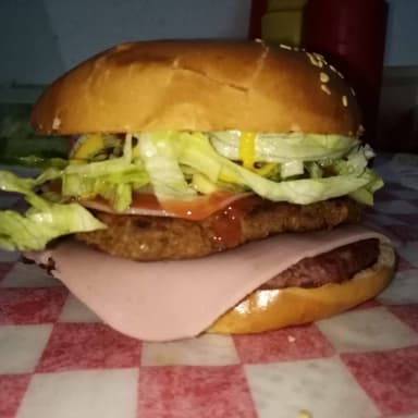 Hamburguesa Doble con Papas