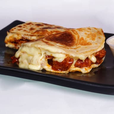 Quesa Boneless