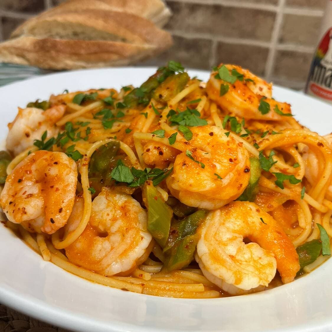 Espagueti con Camarones al Diabla