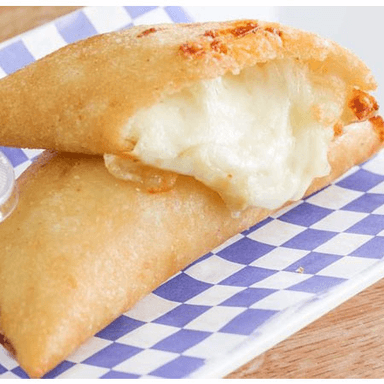 Empanada de Queso (Cotija y Asadero)