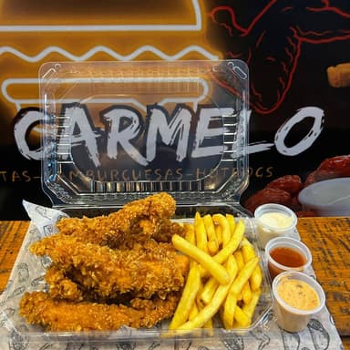 5 TIRAS CRISPY CON PAPAS FRANCESA.