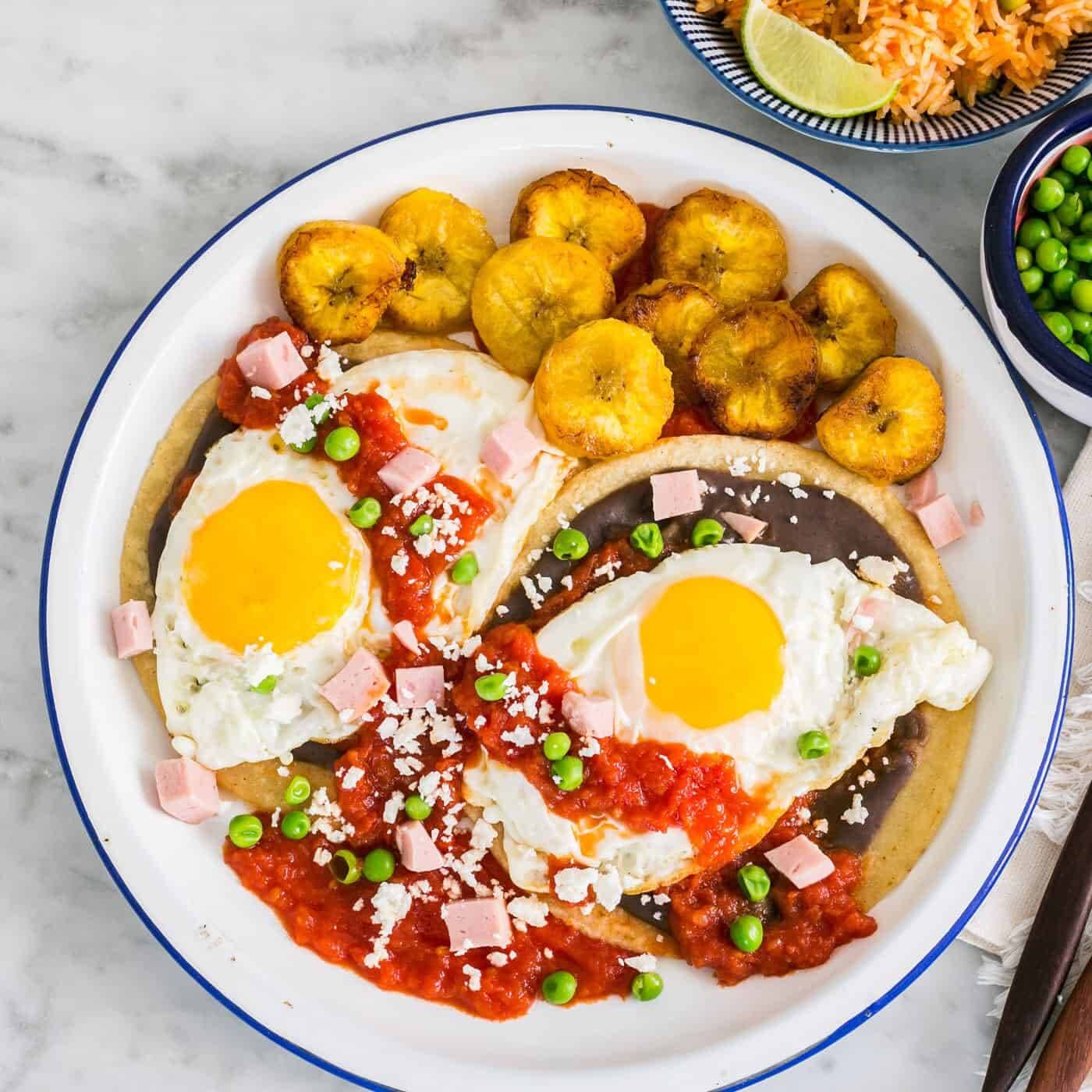 Huevos Motuleños