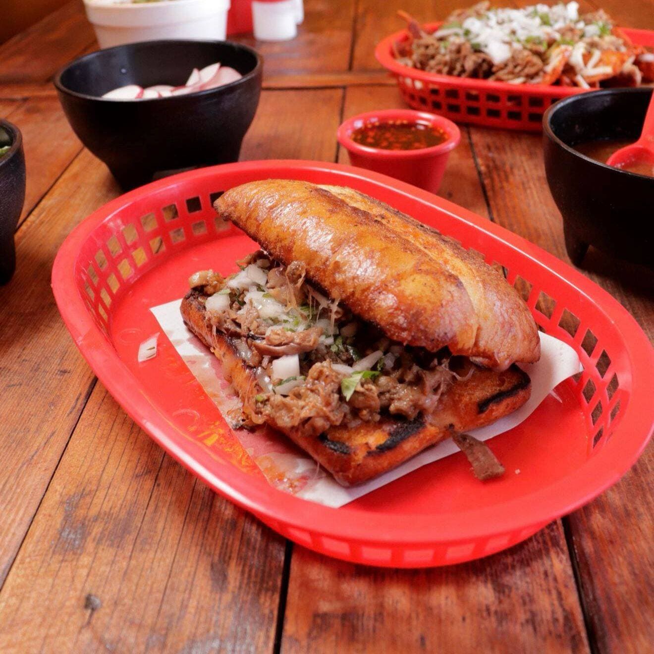 Torta de Birria