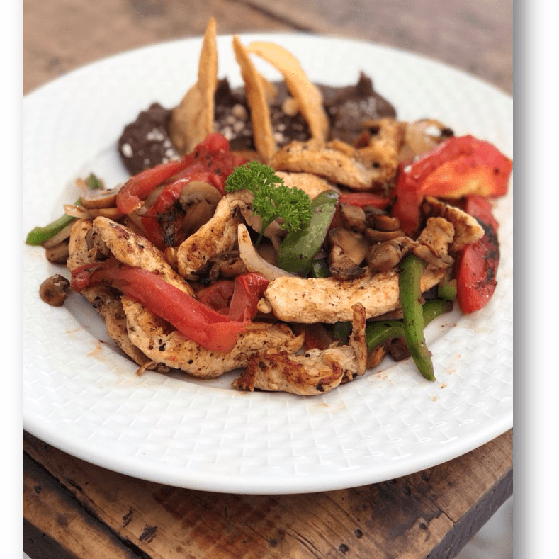 Fajitas de Pollo con Frijoles Refritos