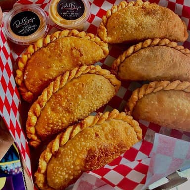 1PIEZA EMPANADA DE PIÑA