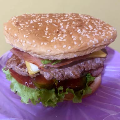 Hamburguesa Hawaiana + Papas Chicas