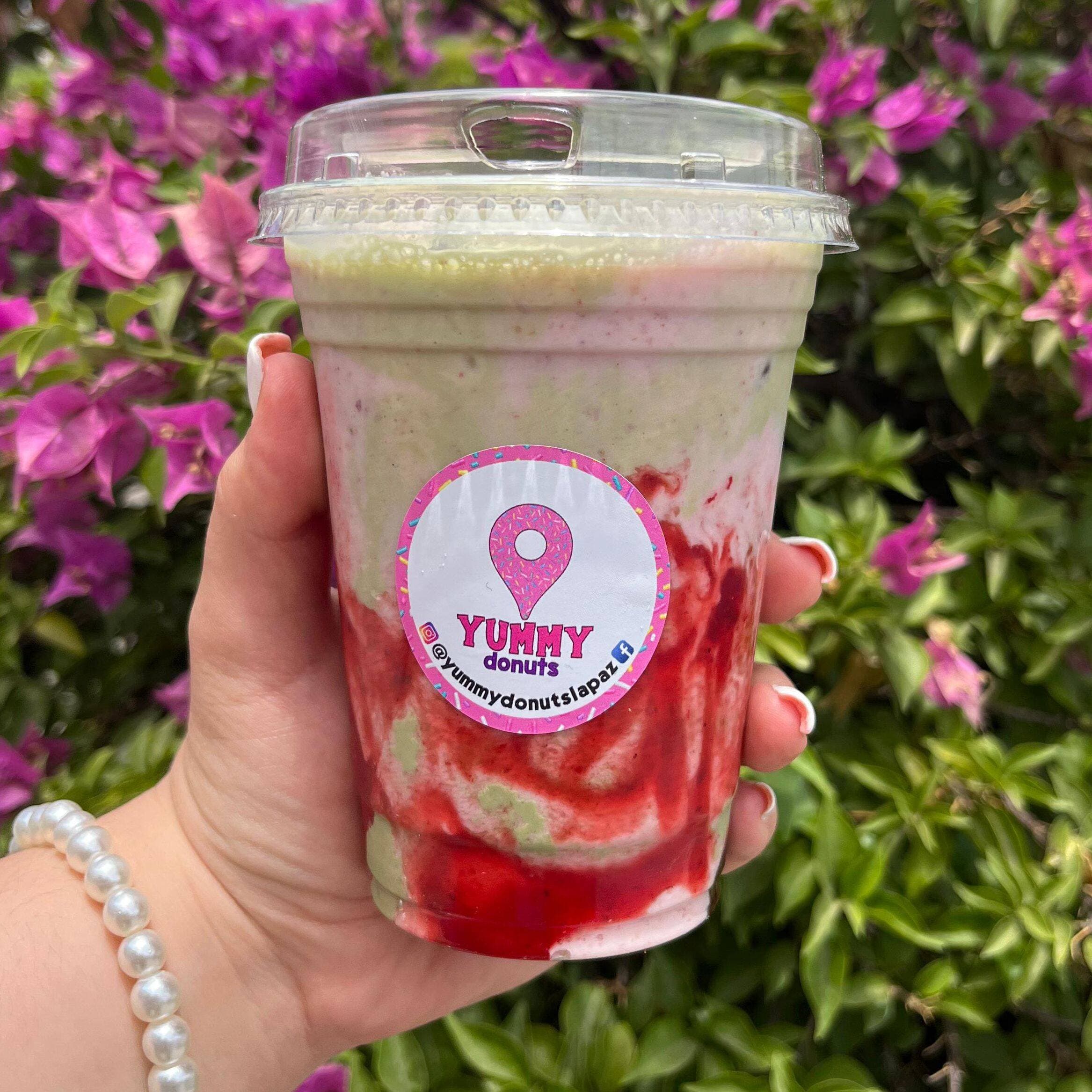 Strawberry Matcha en las rocas