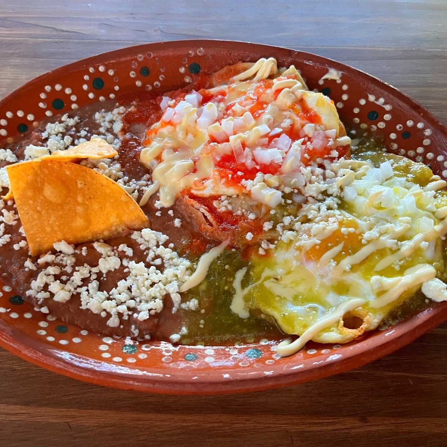Huevos Divorciados/Jugo Naranja o Café de Olla