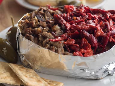 Mixta con Carne Asada Trompo y Tocino.