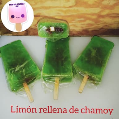 Paleta de Limón Rellena de Chamoy