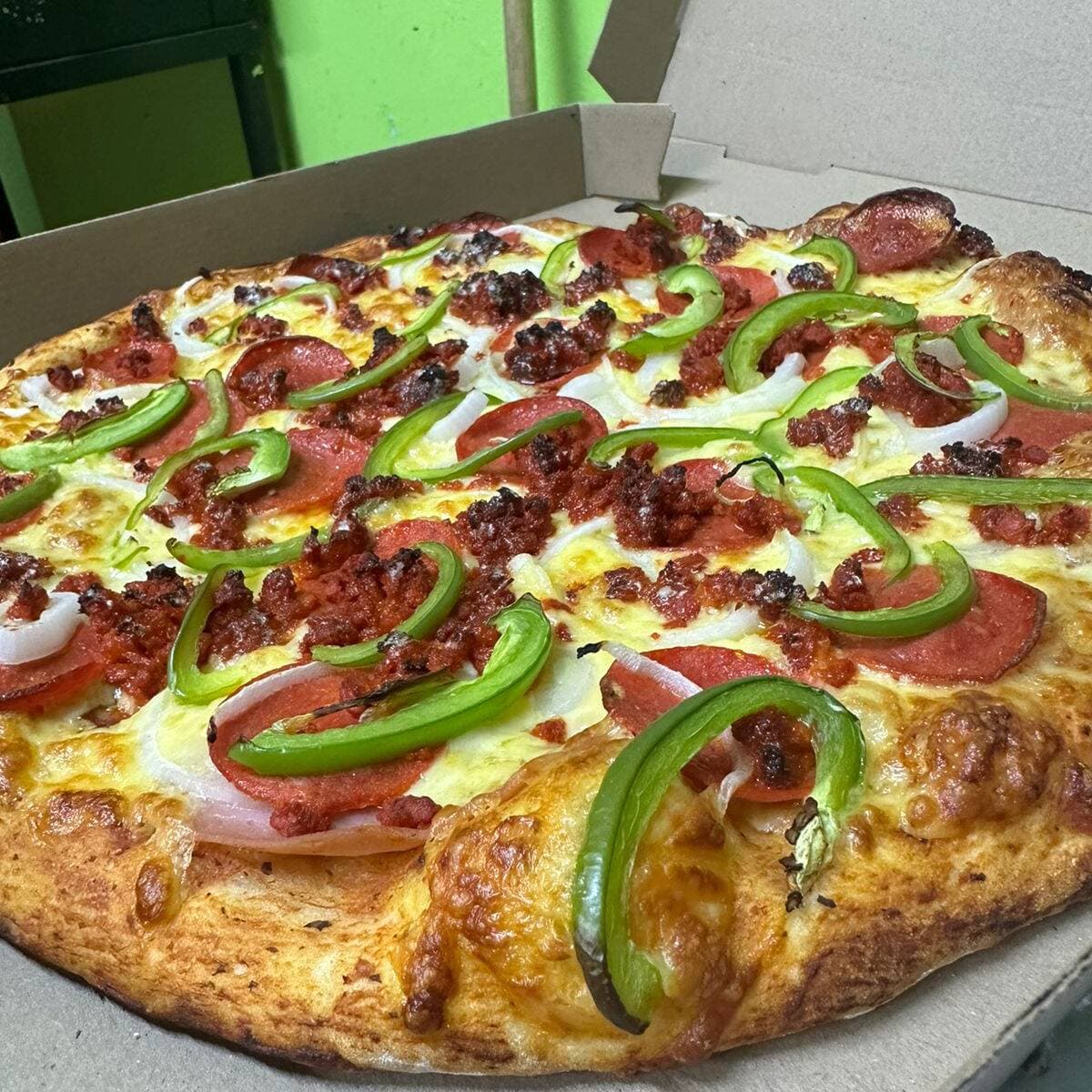 Pizza Grande Camaleón