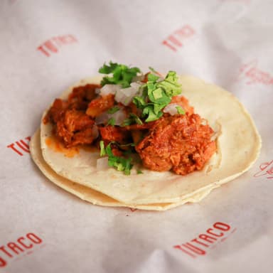 Chicharrón en Salsa Roja