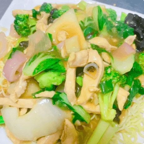 Tallarín Frito con Pollo