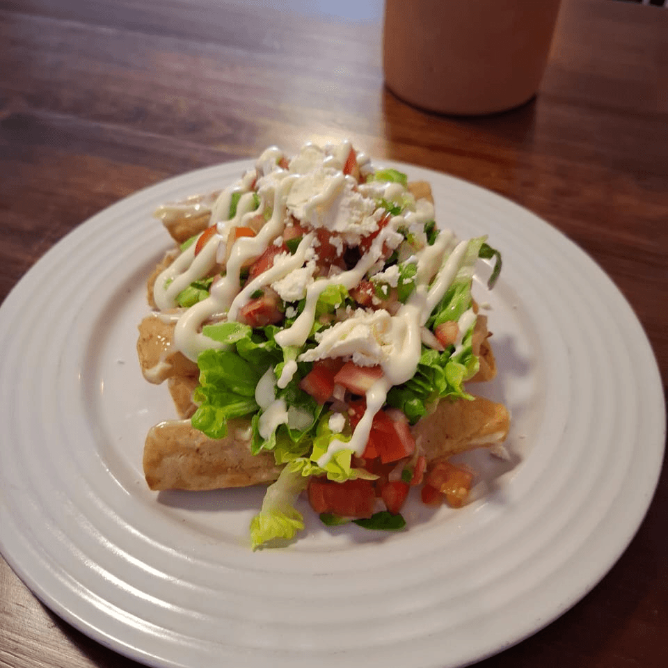 ORDEN DE TACOS DORADOS DE POLLO 4 PIEZAS