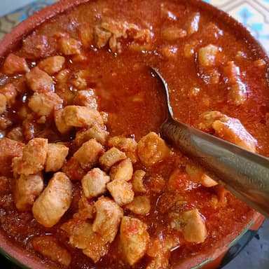 Taco de Costilla de Puerco en Salsa Roja