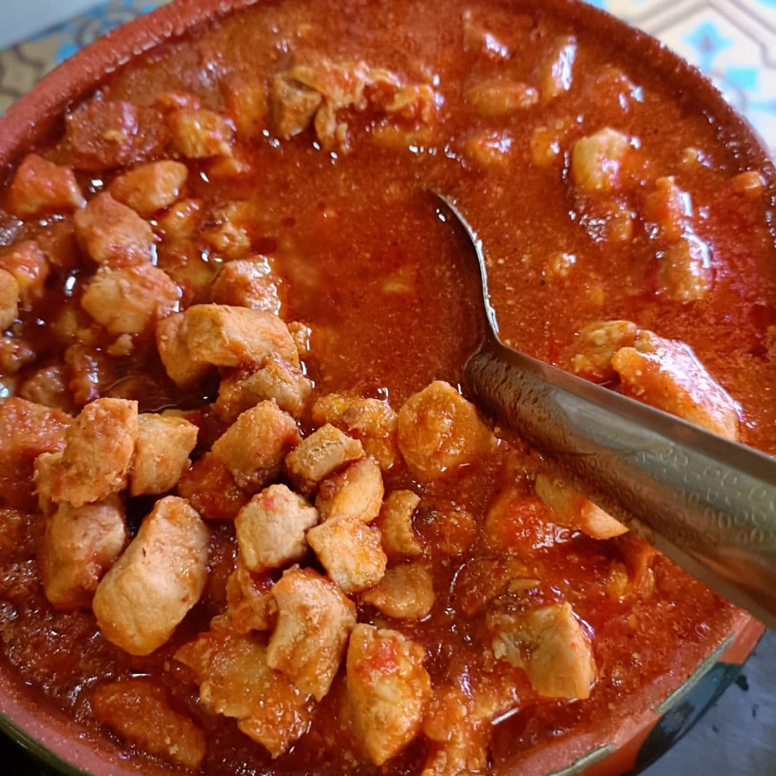 Taco de Costilla de Puerco en Salsa Roja