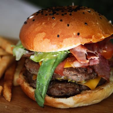 Hamburguesa Sonora Doble + Agua Fresca