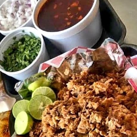 1/2 Kilo de Birria y 2 Litros de Consome